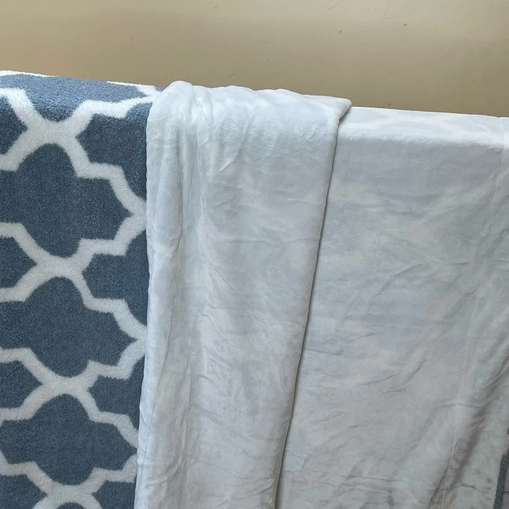 Berkshire Blue and White Throw Blanket
